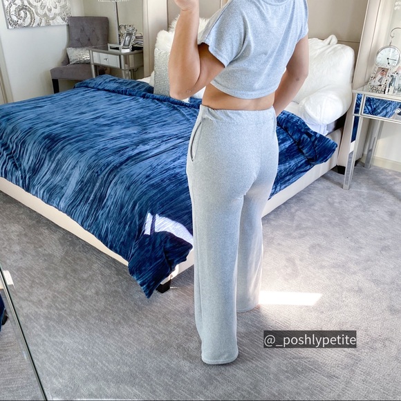 Crew neck cropped tee & mid waist pants lounge set with pocket - Picture 13 of 15